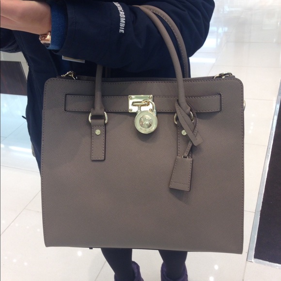 ✨Michael Kors✨HAMILTON LARGE SAFFIANO LEATHER TOTE - Picture 3 of 8